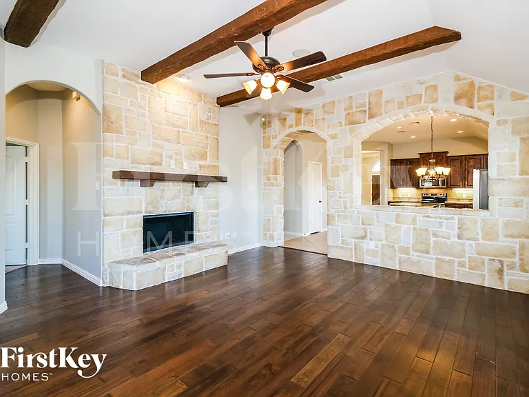 206 Lavaca Dr — Photo 5