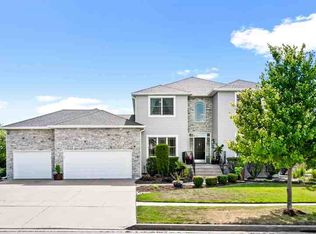 9 Pebblebrook Ct, Bloomington, IL
