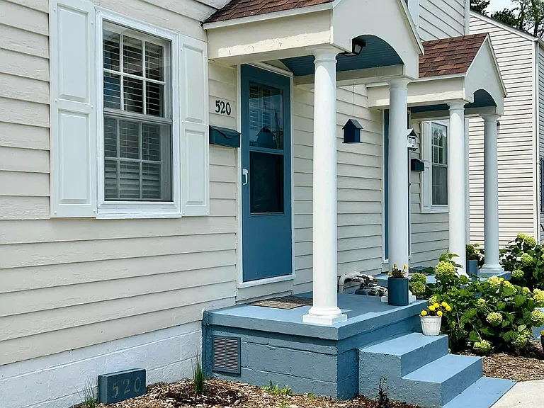 Welcoming front stoop