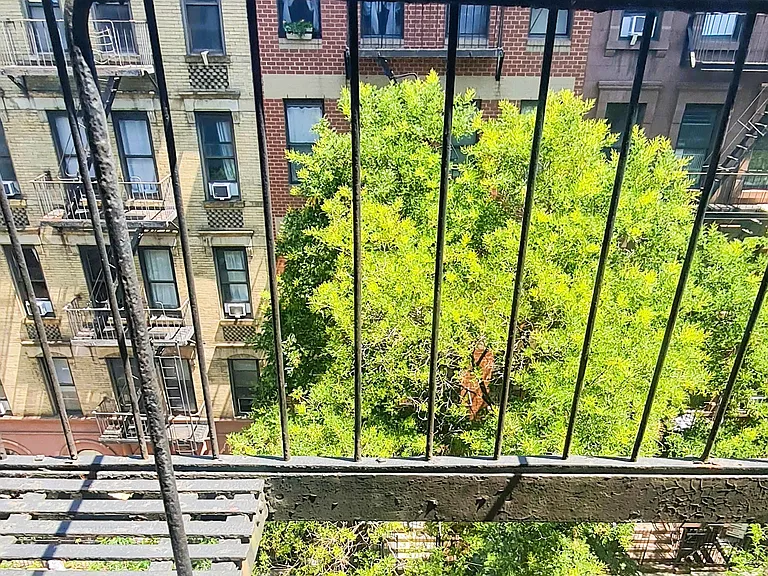 406 W 48th St #5FW — Photo 13