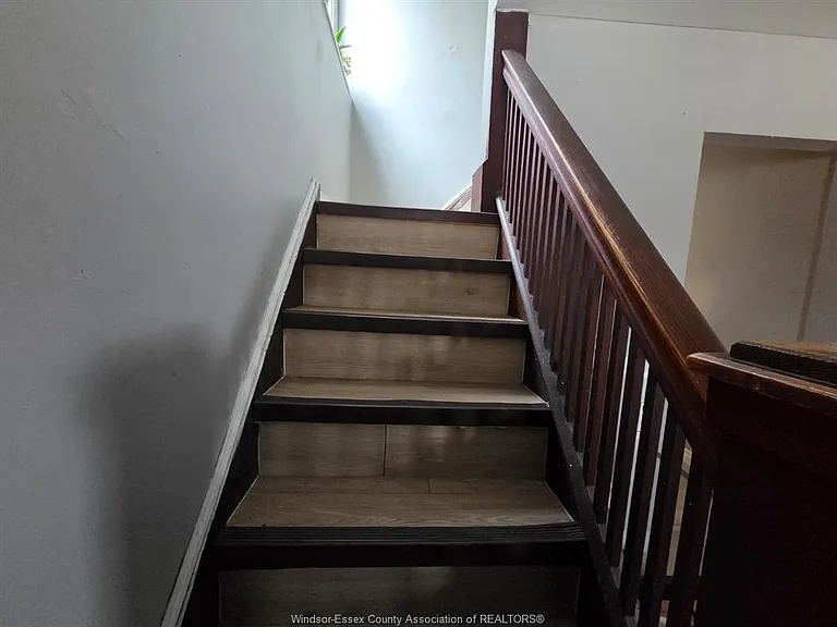 454 Rankin Ave — Photo 8