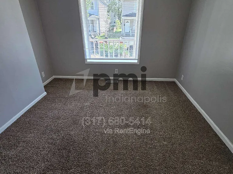 153 S Cypress Ave — Photo 30