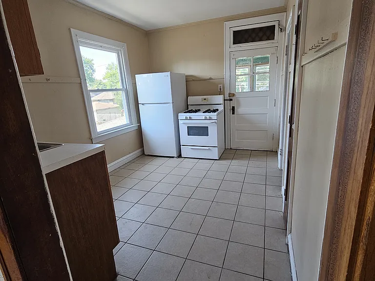 10040 S State St #2 — Photo 3