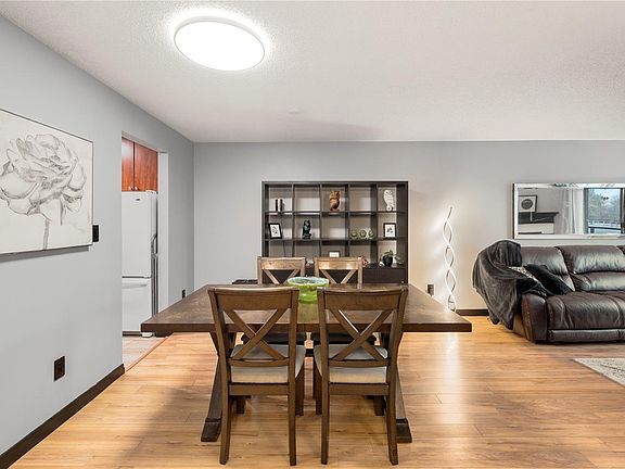 5th image of 1241 Fairfield Rd #402