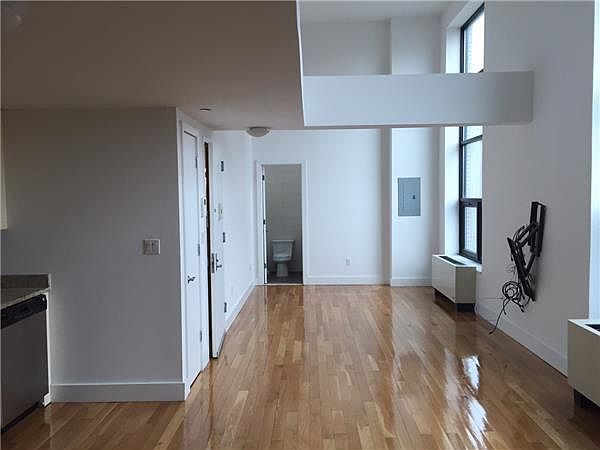 2nd image of 418 Keap St APT 3B