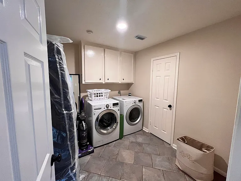 2104 Bay Hill Dr — Photo 19