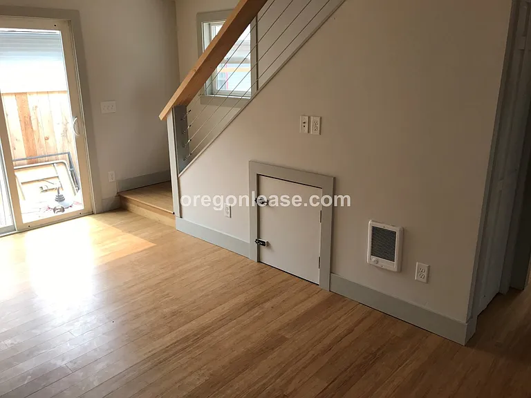 3 Bedroom 2 bath home Whiteaker home near parks — Photo 6