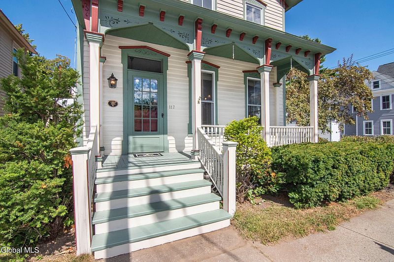 4th image of 117 Washington Street