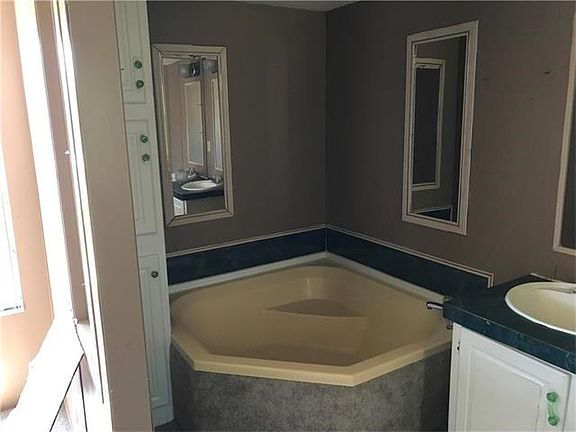 5th image of 112 Green Pastures Dr