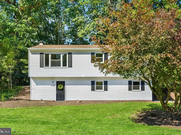 35 White Oak Ln, Etters, PA 17319
