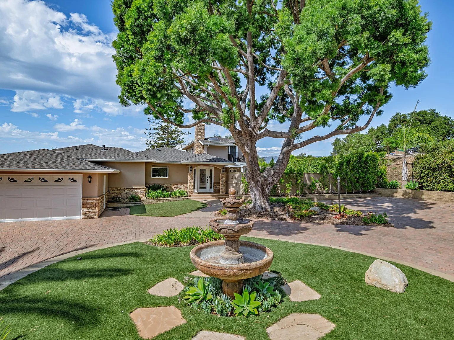 4 bed, 2.5 bath, 2397 sqft, $25,000 — Photo 2