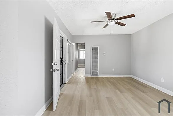 310 W Magnolia St #4 — Photo 2