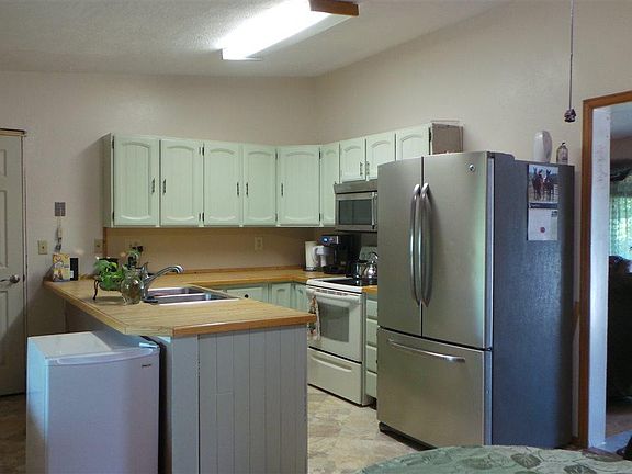 4th image of 1250 S Dakota St