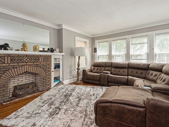 3rd image of 1018 Darrow Ave