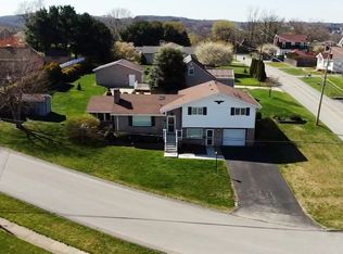 2 Mayflower Dr, Uniontown, PA