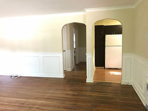 Entryway to kitchen and hallway