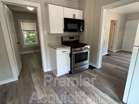 5th image of 610 Porter St