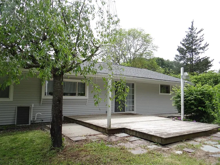 80 Contour Dr — Photo 20
