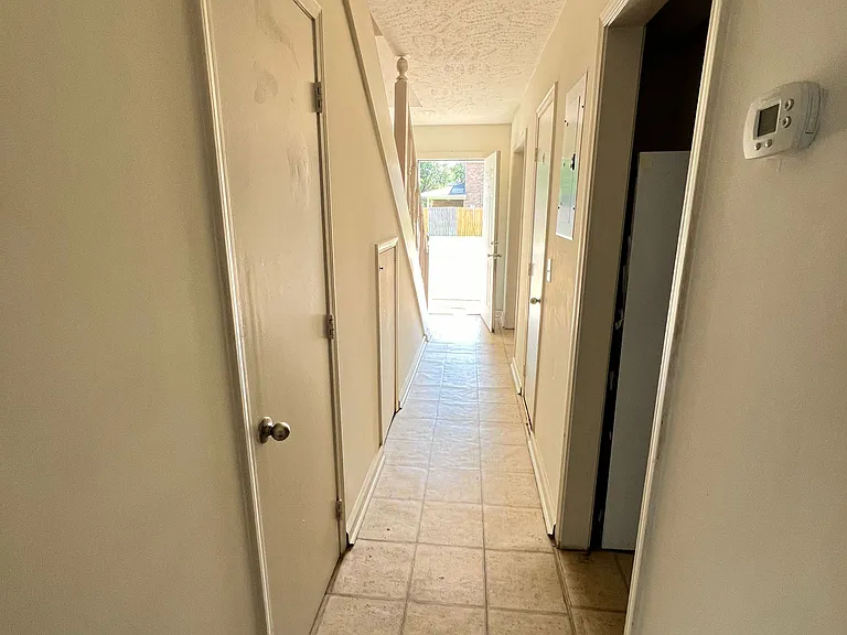 6265 Woodrun Pl — Photo 4