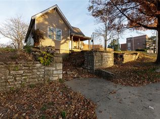 5043 Chestnut Ave, Kansas City, MO 64130