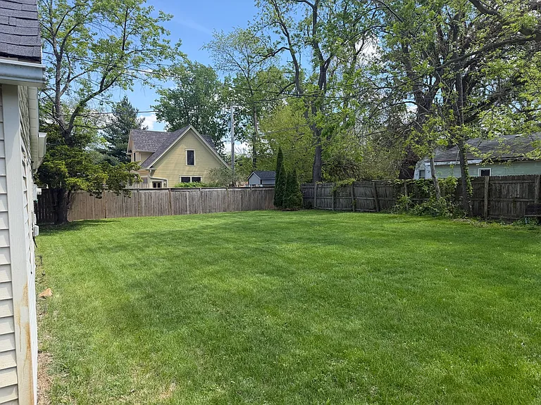 23639 W Chicago St — Photo 13