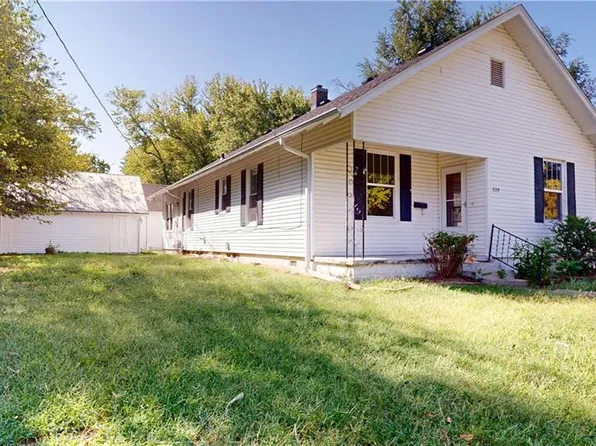329 W Hunter St, Nevada, MO 64772