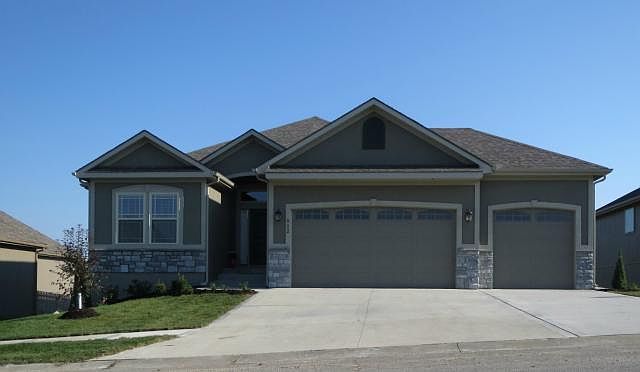 1st image of 2604 SE Creekridge Ct