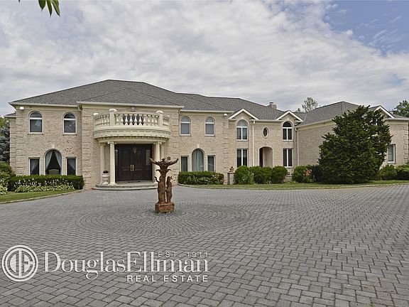 2nd image of 11 Polo Dr