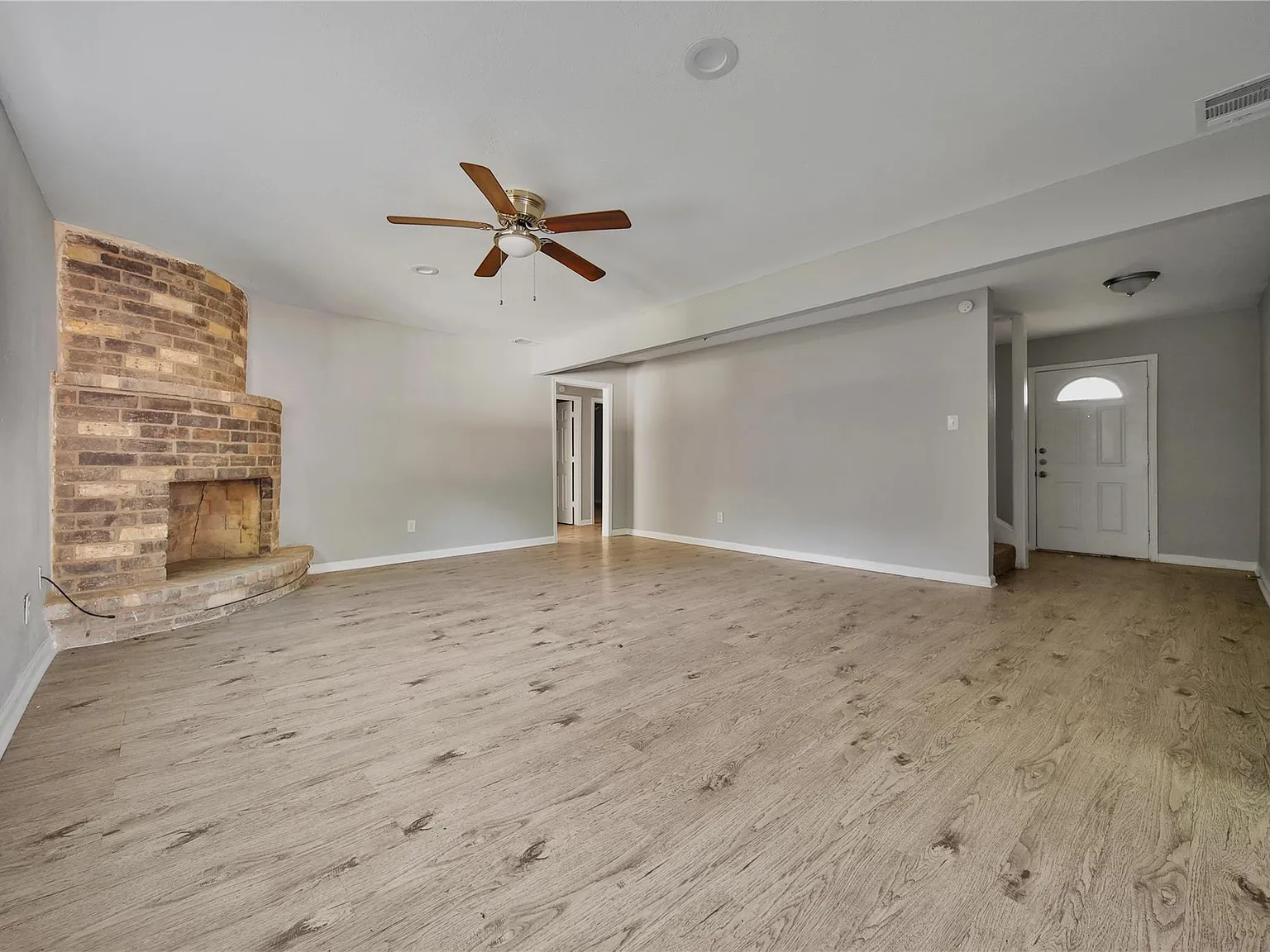 10071 Woodhollow Drive; Conroe 77385 - 1 — Photo 2