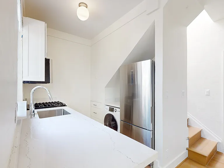 509 Greenwich St — Photo 3