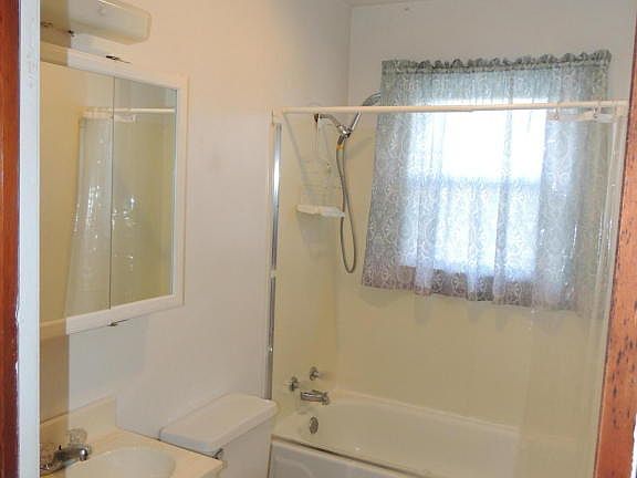 5th image of 5495 Thornspring Heights Ln
