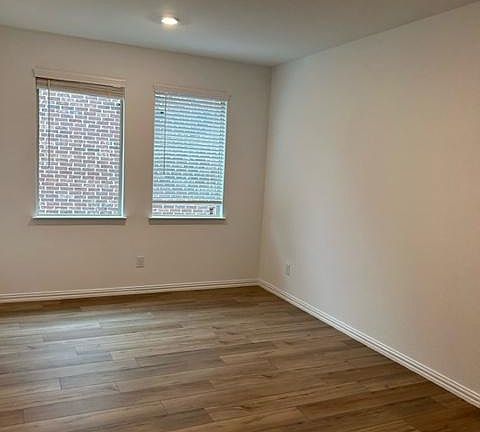 5th image of 7909 Blue Heron Ln