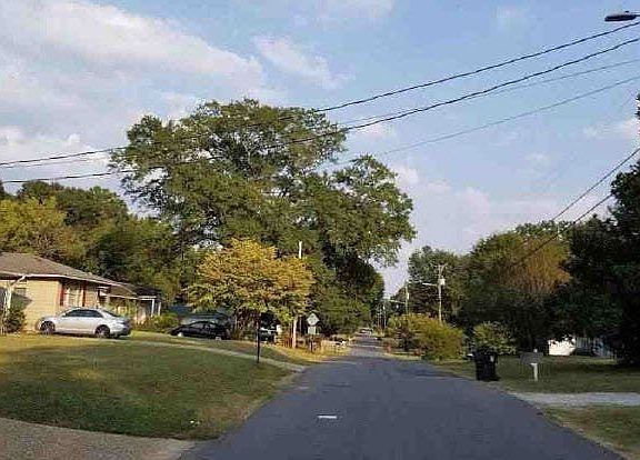 4th image of 1007 41st Ave