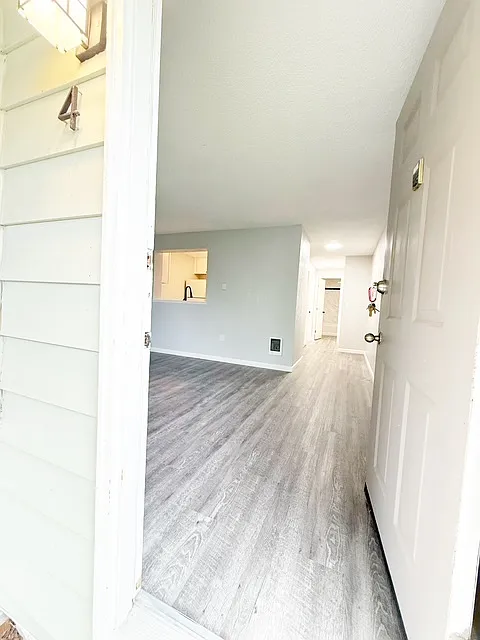 Building Photo - 2508-2512 Crystal Springs Rd W