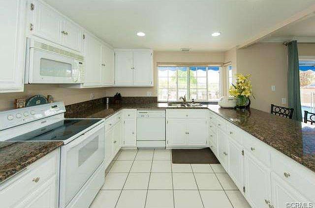 1st image of 950 Calle Primavera