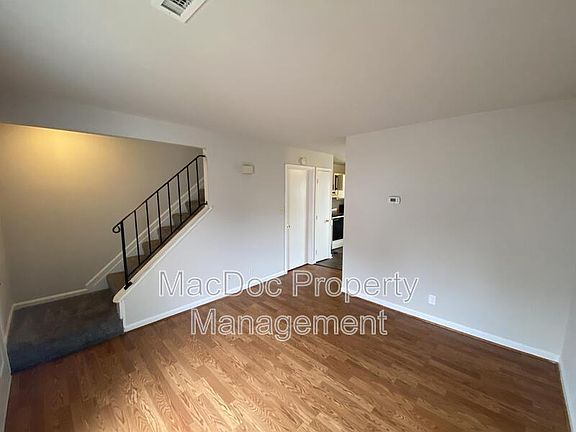 5th image of 109 Powhatan Ct
