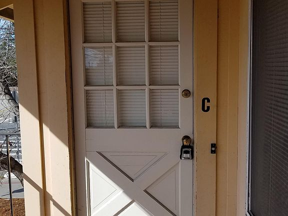 2nd image of 622 Pine St APT C