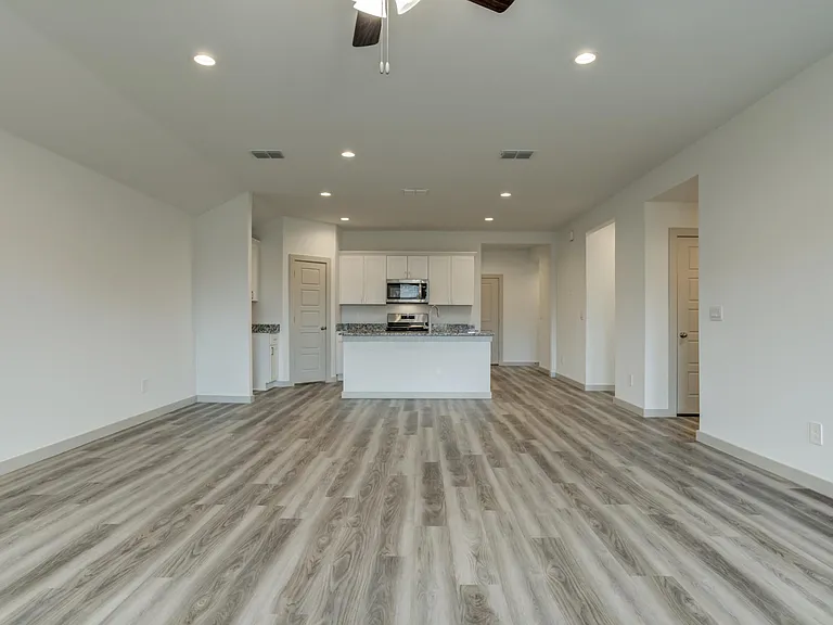 25 Wilshire Blvd — Photo 9