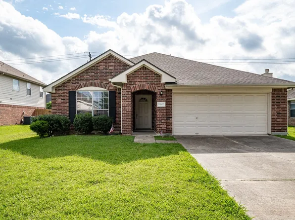 8402 Coleus Ln, Baytown, TX 77521