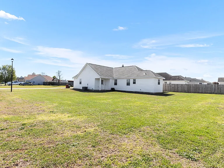 200 Stirling Bridge Dr — Photo 18