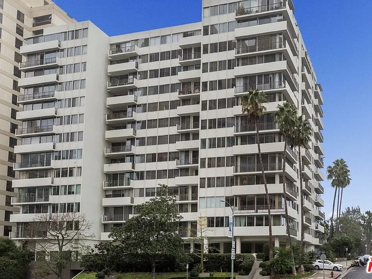 10433 Wilshire Blvd #407 — Photo 13
