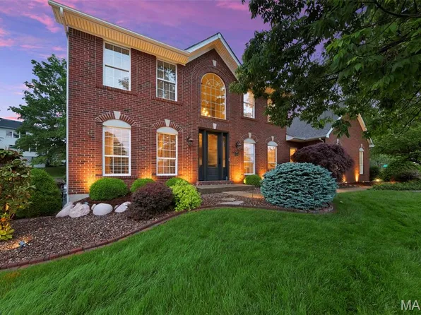 5084 Douglas Park Dr, Saint Peters, MO 63304