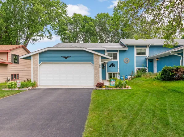 1061 Eastview Cir, Shakopee, MN 55379