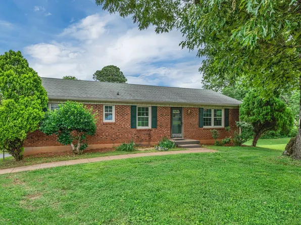 1006 Hillcrest Cir, Pleasant View, TN 37146