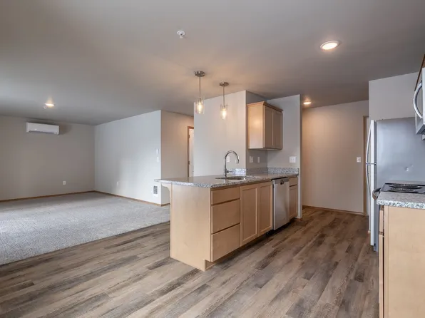 Sutton Place Apartments, 407 S Kansas Loop #313, East Wenatchee, WA 98802