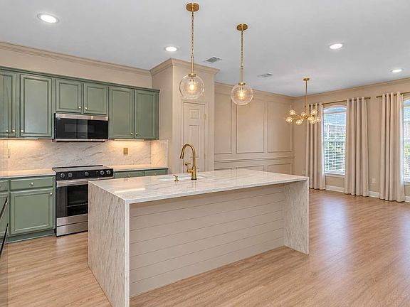 4th image of 2798 Howard Ave. #B