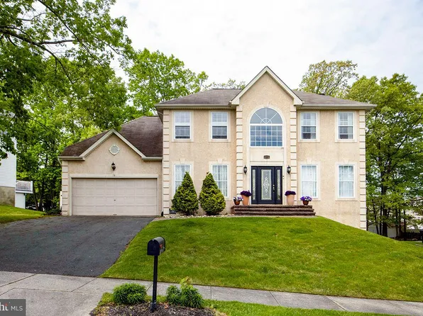 28 Crawford Dr, Sicklerville, NJ 08081