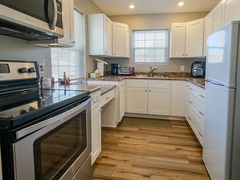 8805 Farmington Dr — Photo 13