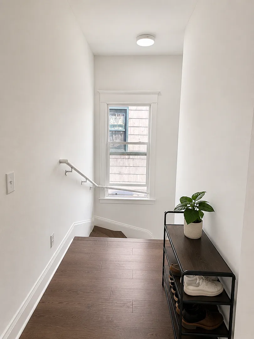 Black Horse 17th Triplex — Photo 2