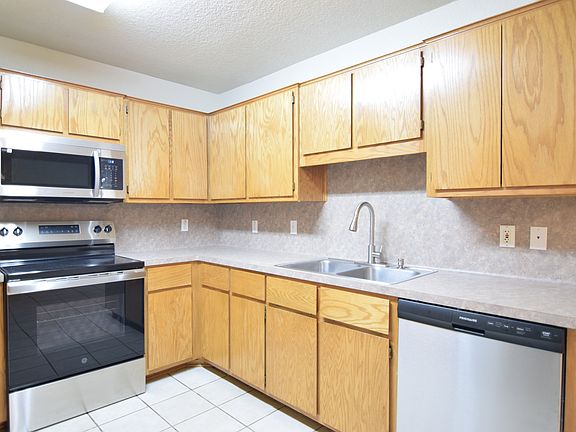 5th image of 2709 Alma Dr #B